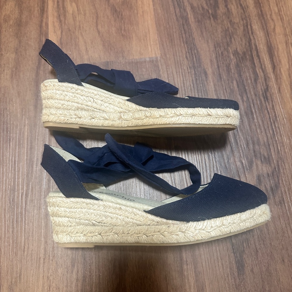 ChildrenChic Elegant Navy Espadrille with Ribbon Detail - Picture 3 of 8